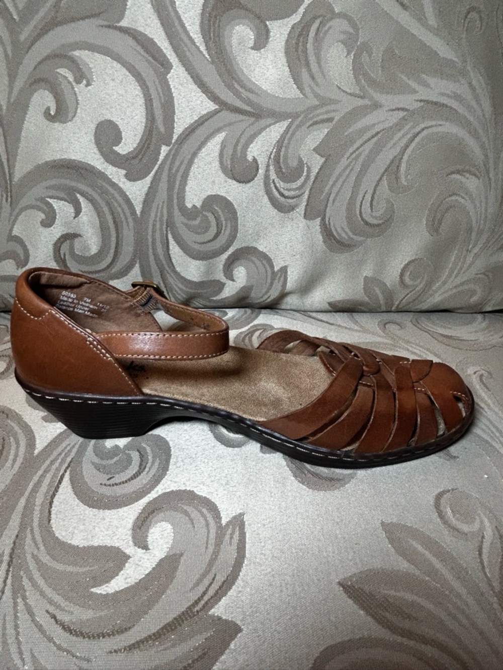 Clarks Bendables Women's 7M Brown Leather Mary Jane Sandals Ankle Strap Buckle - Picture 3 of 15